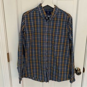 EUC - Men’s plaid long sleeve button down shirt, Medium